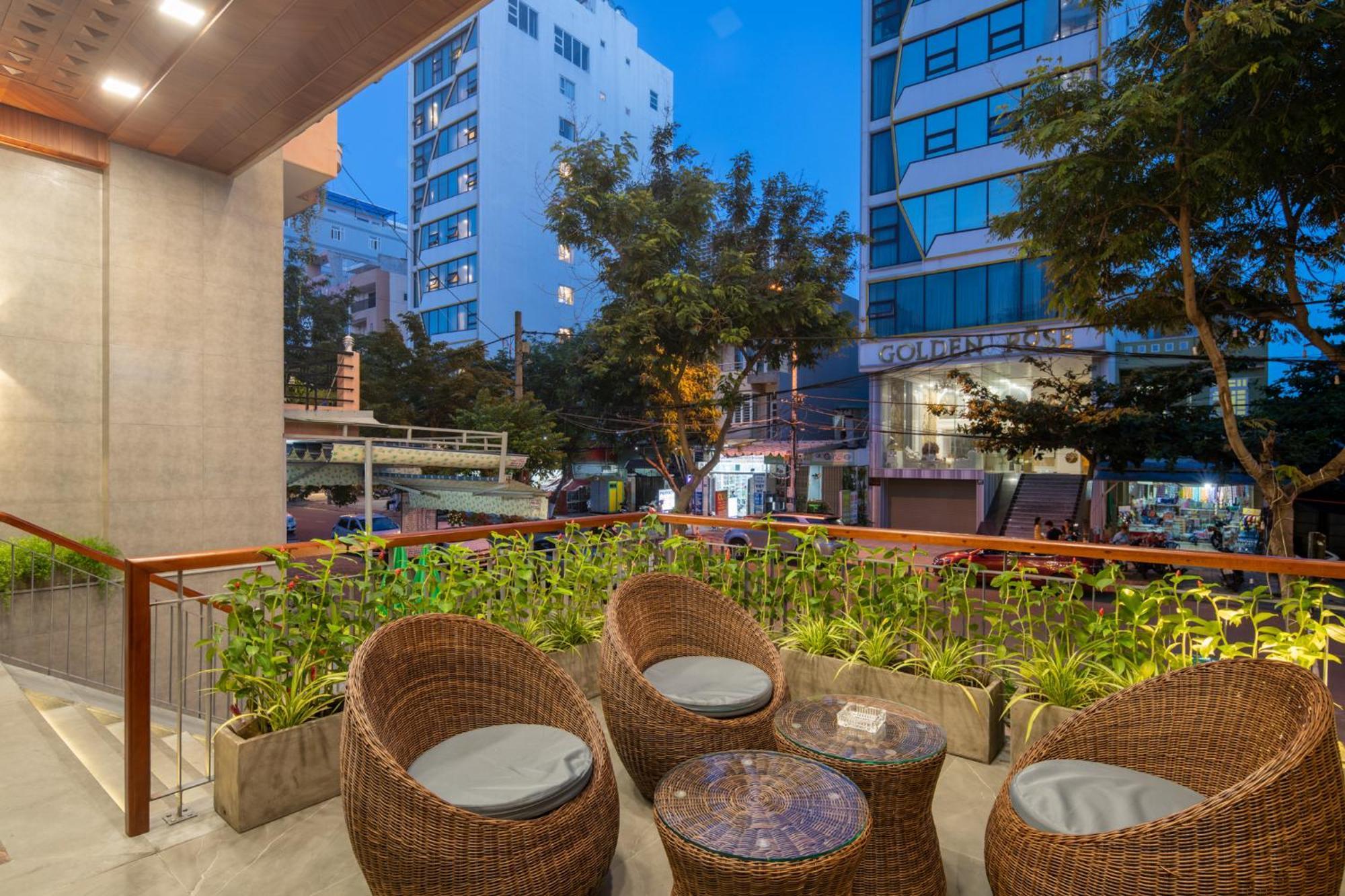 Khách sạn Yes Boutique And Sky Pool *