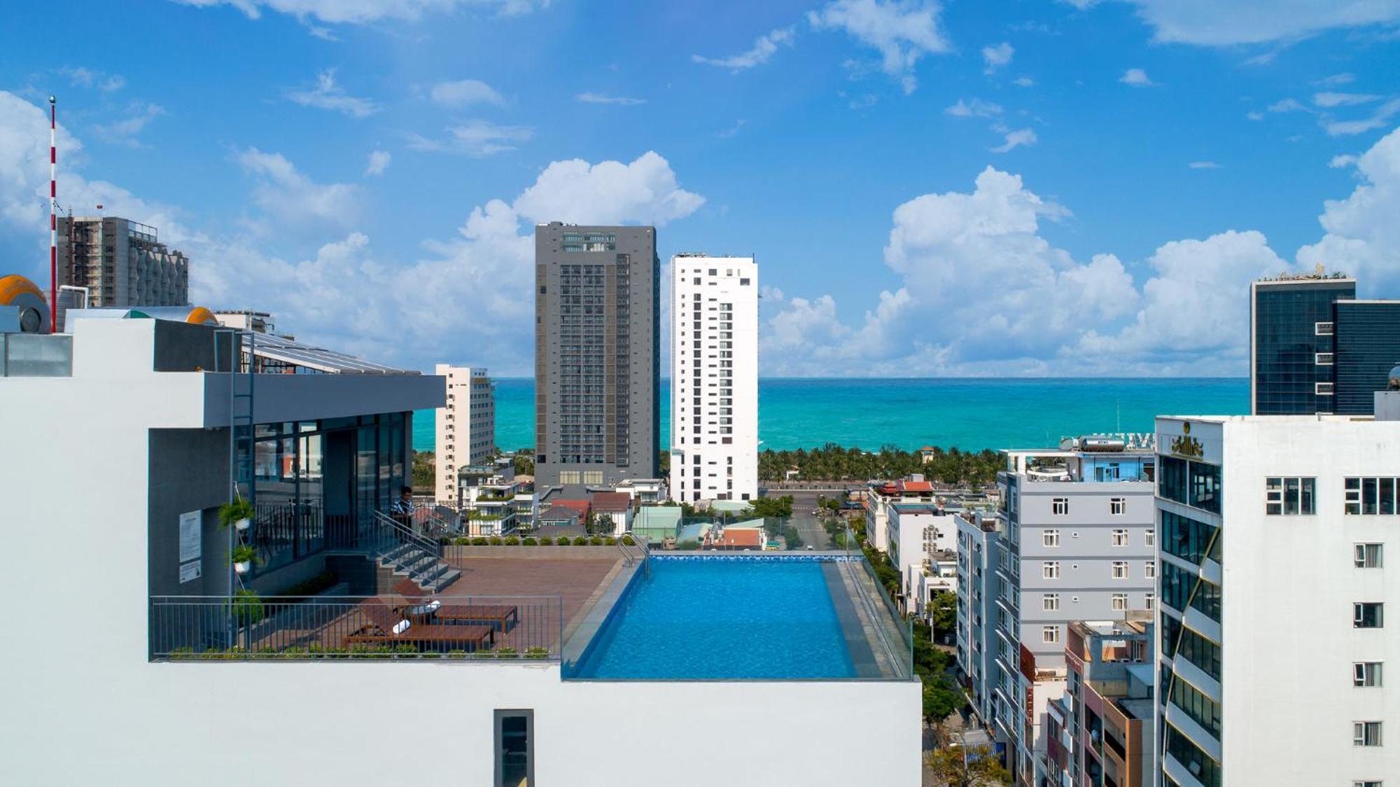 Yes Boutique And Sky Pool Da Nang